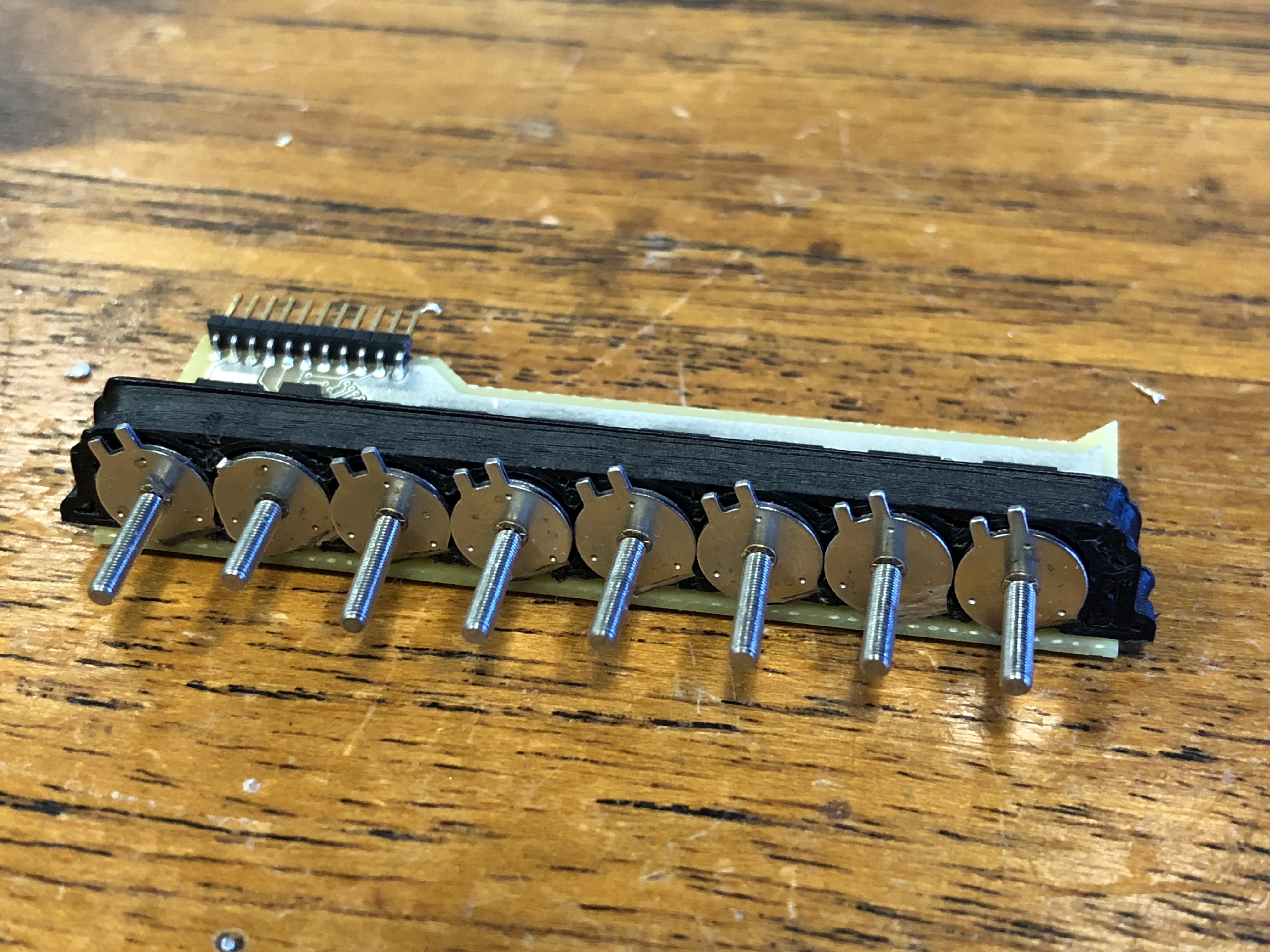 8 stepper motors combined into a single row drive module